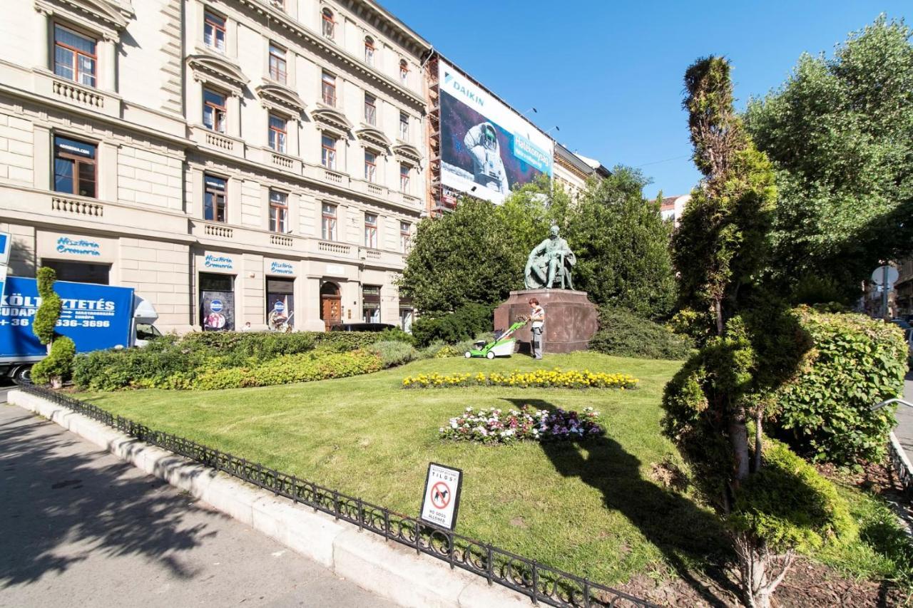 Apartamento Sweet Dreams At Opera House Downtown Budapest Exterior foto